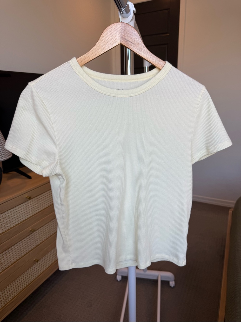 American Eagle Outfitters Light Yellow Ribbed Crewneck Short Sleeve Tee